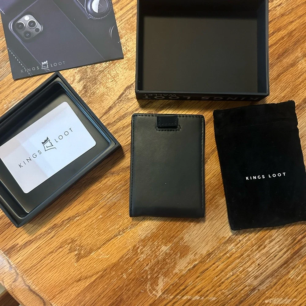 Kings Loot Trackable Wallet - AirTag Compatible - Black - Picture 9 of 11